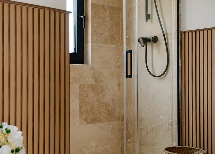 Luxury Bisazza By Beyond Air Daire Sliema