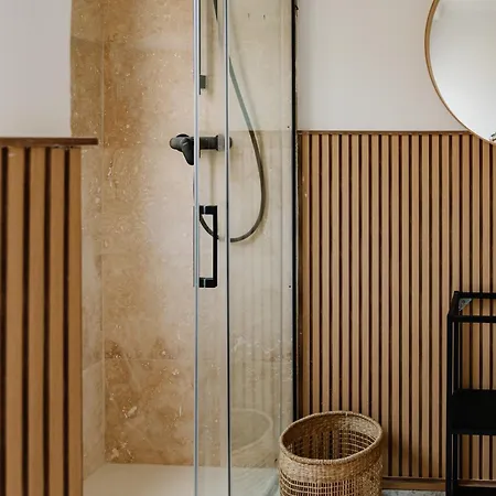 Luxury Bisazza By Beyond Air דירה *